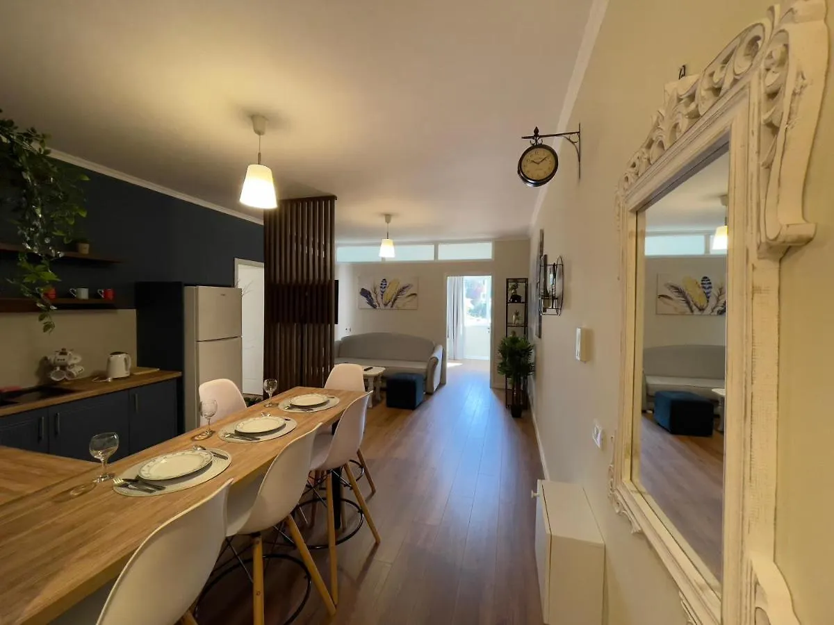 Cozy Apartment With View Of The Ionian Sea Saranda Arnavutluk
